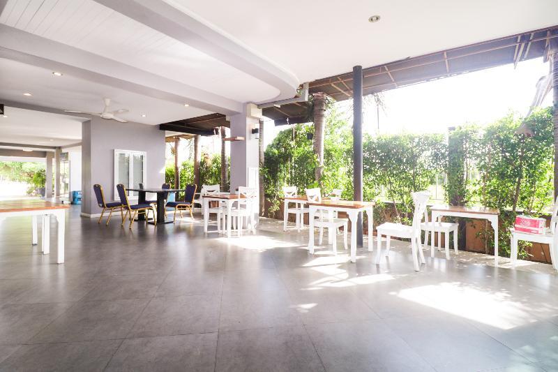 Oyo 245 Sweet Sense Jomtien Resort Pattaya Buitenkant foto